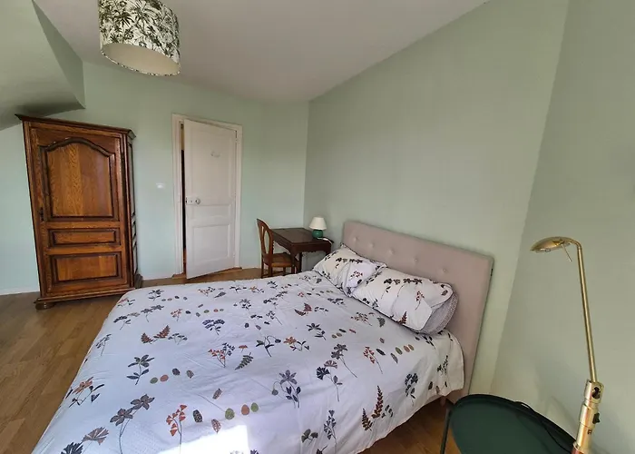 Charming House Close To The Centre In Granville