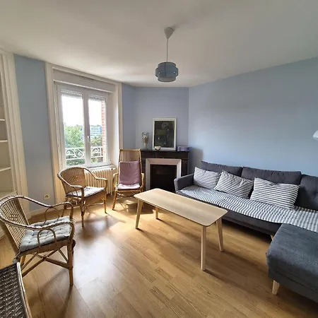 펜션 Charming House Close To The Centre In *