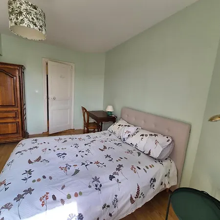 Charming House Close To The Centre In Granville