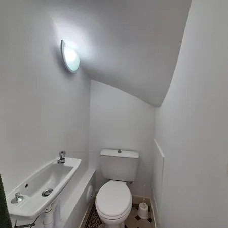 Charming House Close To The Centre In Feriehus *